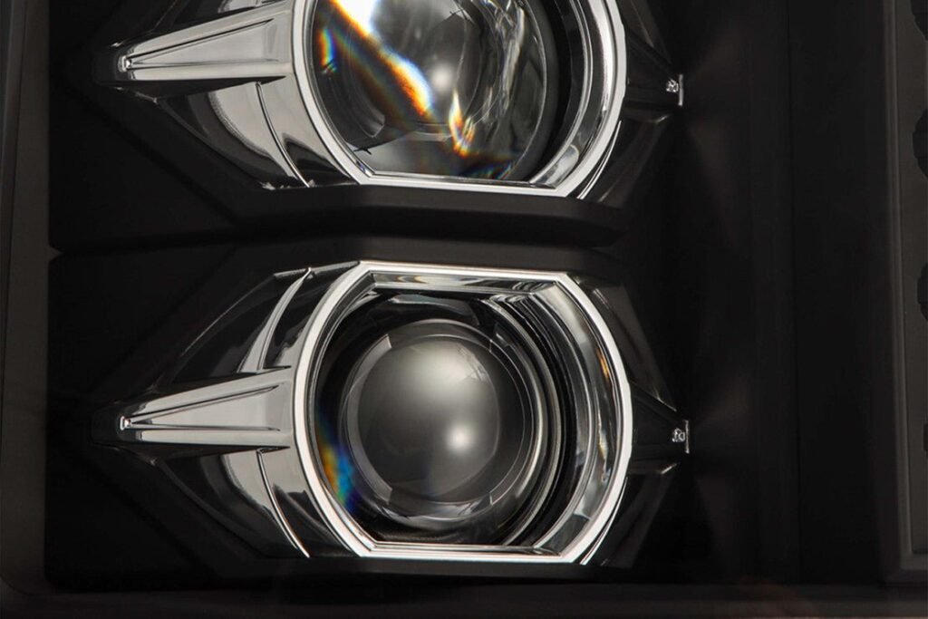 Ford Super Duty (05-07): Alpharex Luxx Headlights