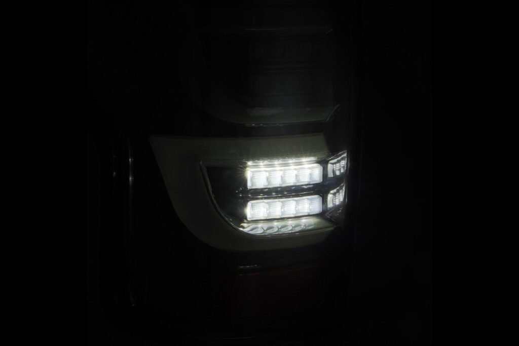 Toyota Tundra (07-13): Alpharex Luxx Led Tails