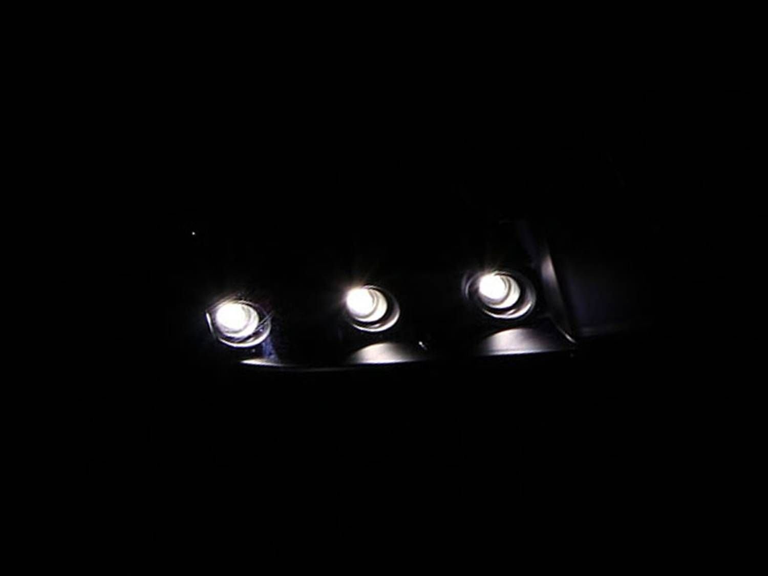 Dodge Ram 1500 94-01 / Ram 2500/3500 94-02/ Ram Sport Model 94-98 Crystal Headlights Chrome W/LED 1pc - Image 3