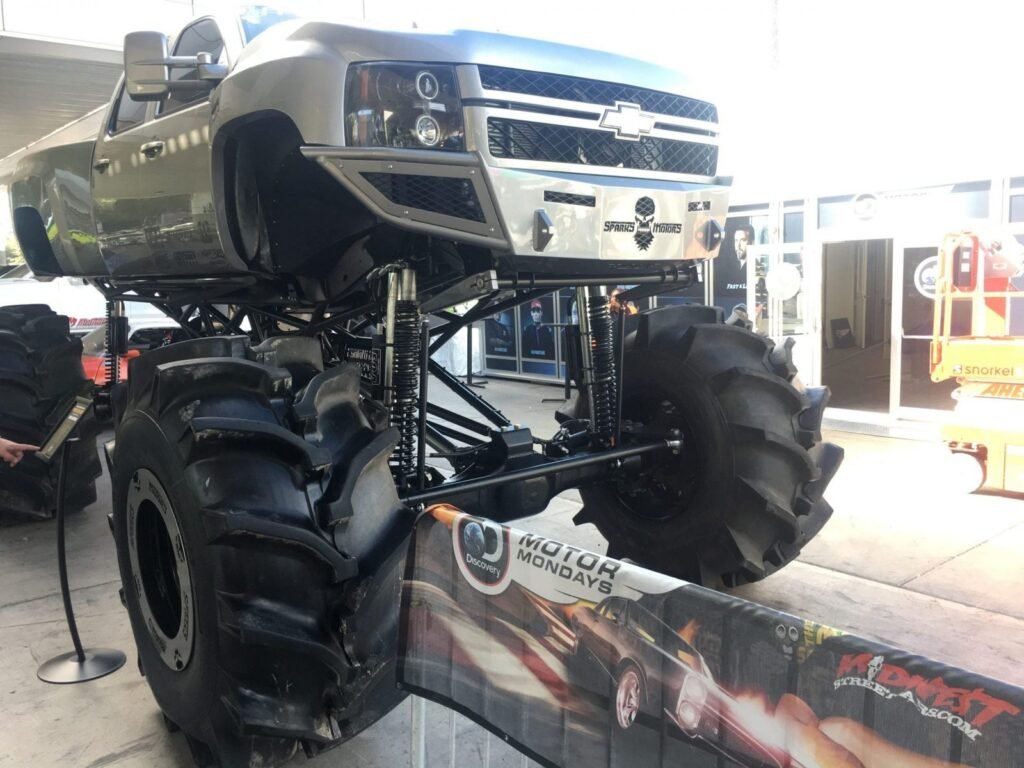 Chevy Silverado 07-13 Projector Headlights CCFL Halos & DRL Smoked/Black