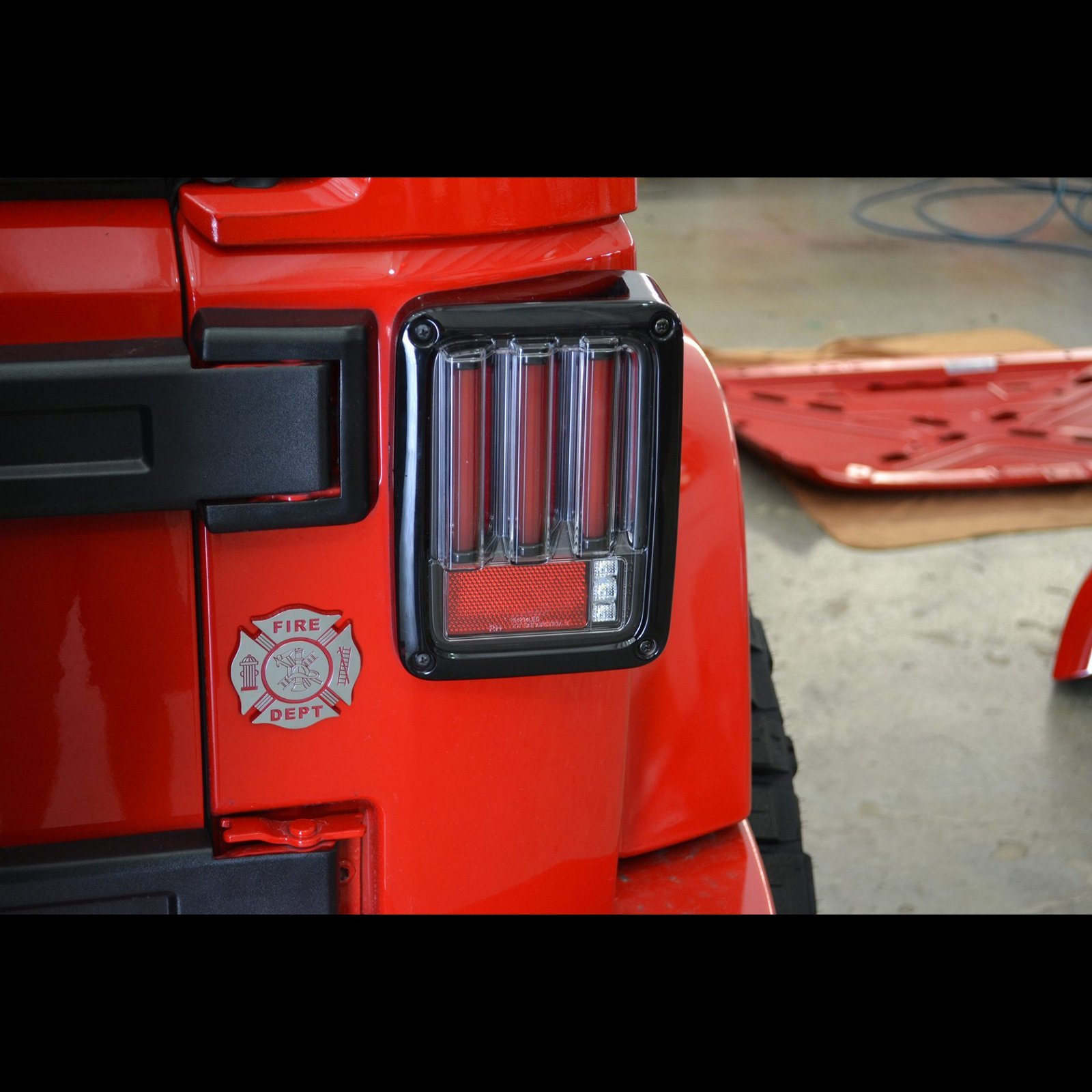 Jeep JK Wrangler 07-18 Tail Lights OLED Clear - Image 5