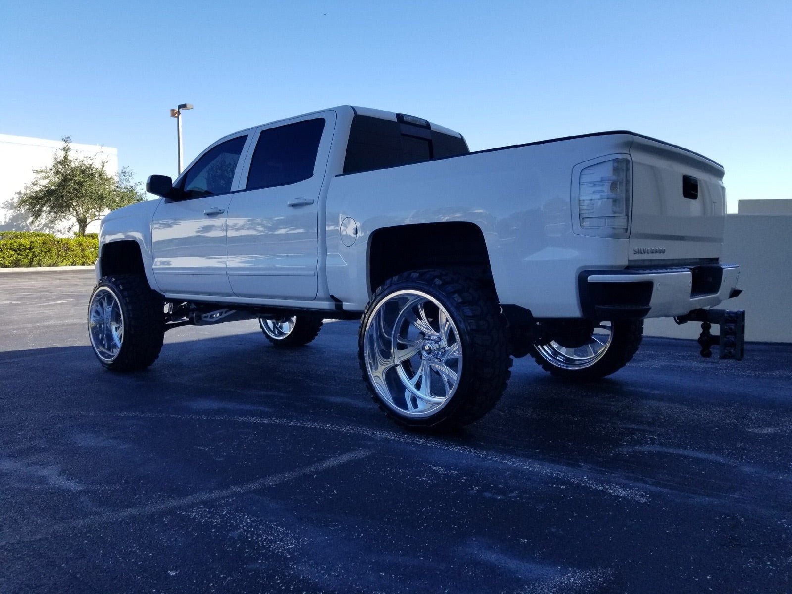 Chevy Silverado 1500 16-18 & 2500/3500 16-19 Tail Lights OLED in Clear - Image 4