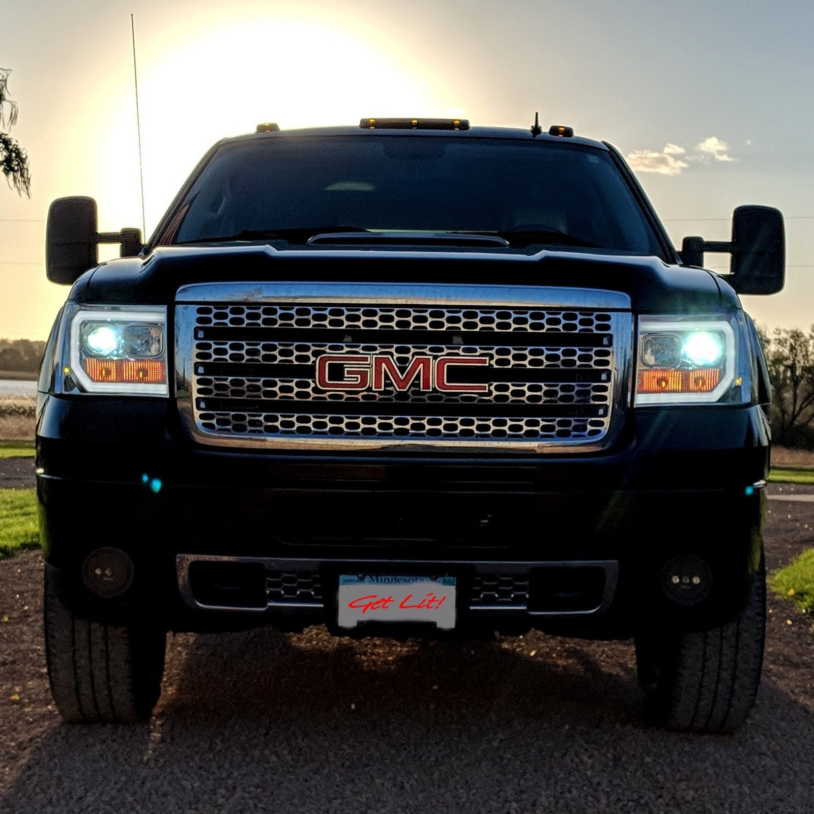 GMC Sierra 07-13 Projector Headlights OLED Halos & DRL Clear/Chrome - Image 2