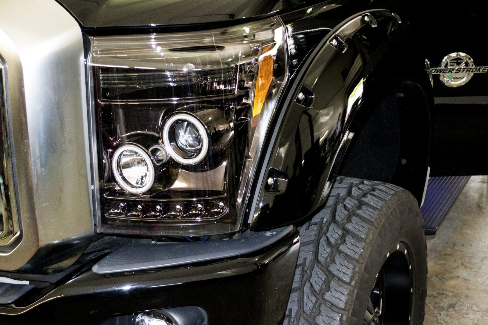 Ford Super Duty F250/350/450/550 11-16 Projector Headlights CCFL Halos/DRL Smoked/Black - Image 3
