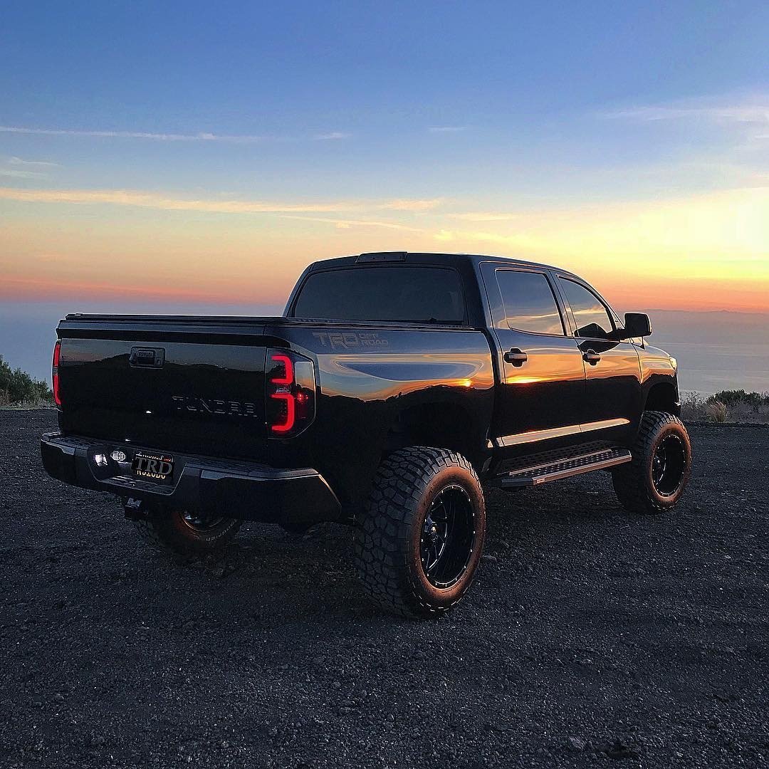 Toyota Tundra 14-21 LED Tail Lights in Smoked - Image 4