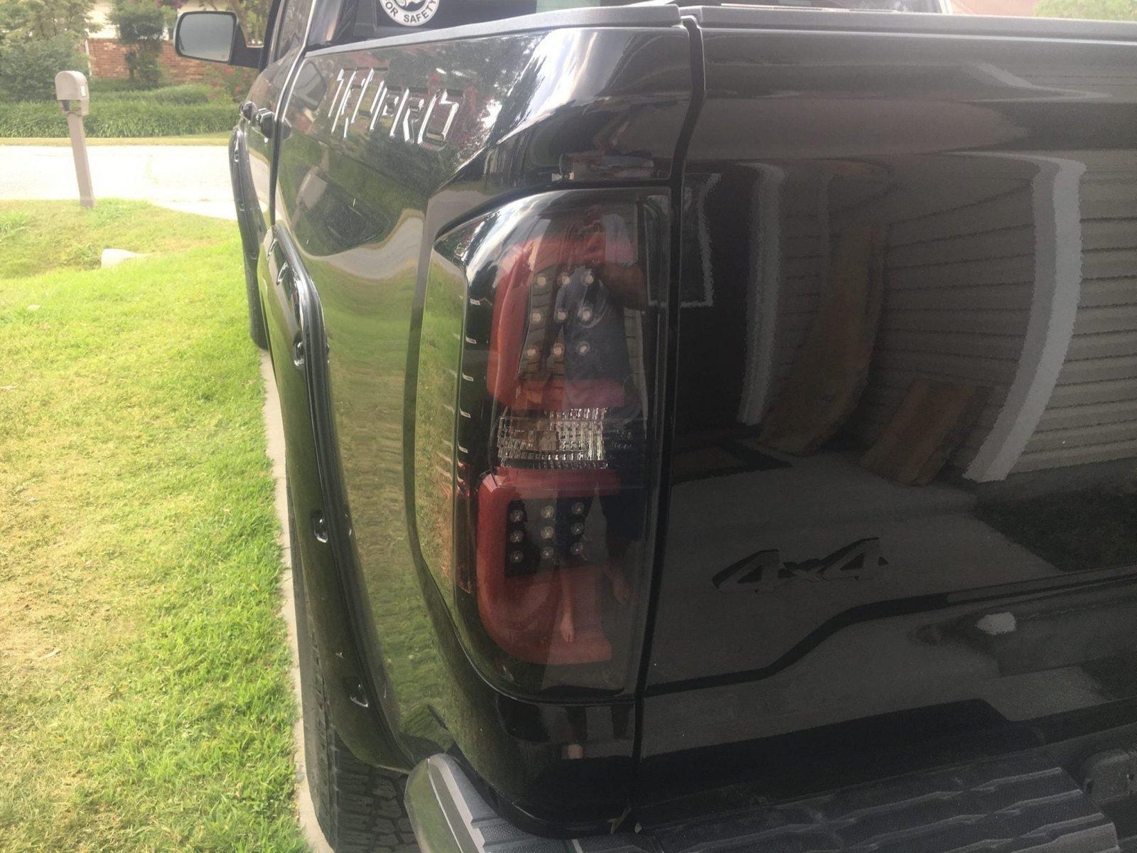 Toyota Tundra 14-21 LED Tail Lights in Smoked - Image 6