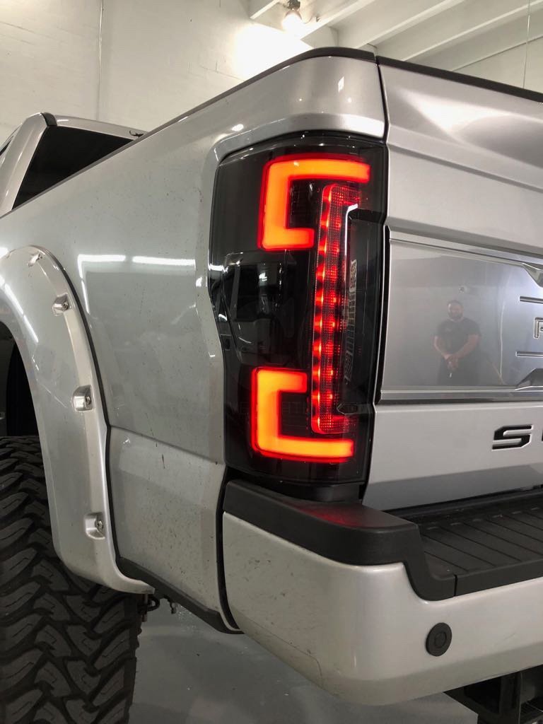 Ford Super Duty F250/350/450/550 17-19 Tail Lights OLED in Red