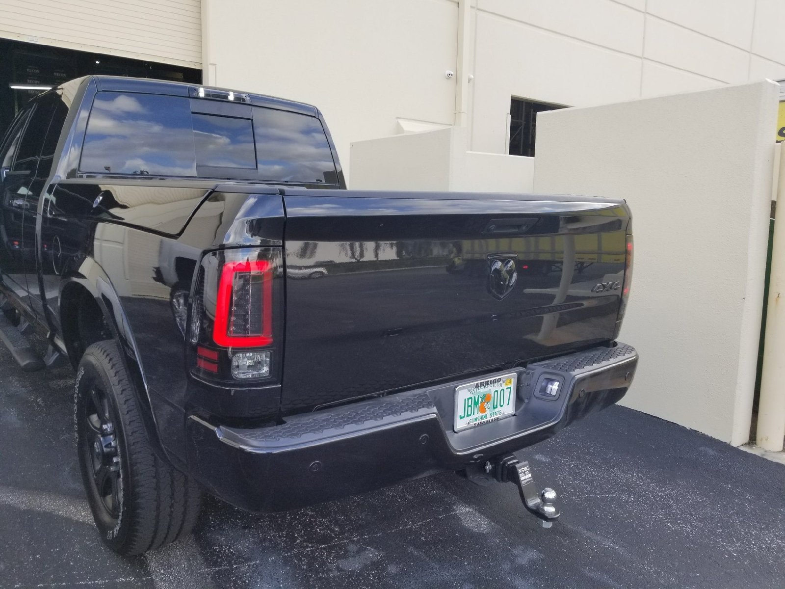 Dodge RAM 1500 09-18 & 2500/3500 10-18 Tail Lights OLED in Red - Image 2