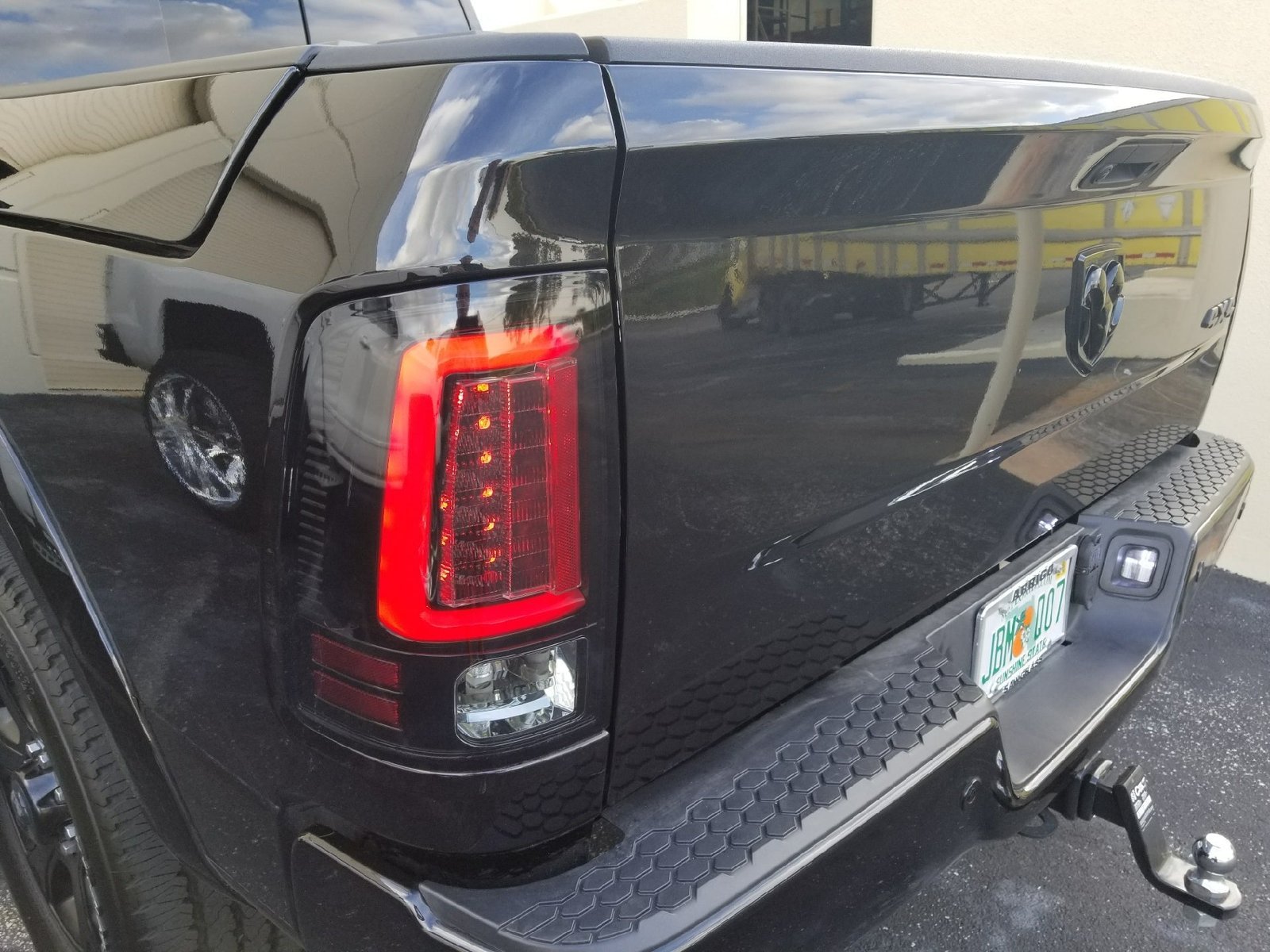 Dodge RAM 1500/2500/3500 13-18 Tail Lights OLED in Smoked - Image 13