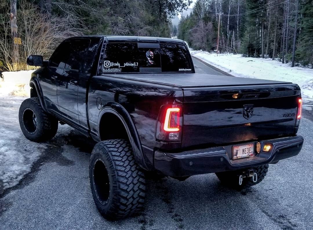 GMC Sierra 07-13 Tail Lights OLED in Smoked - Image 4