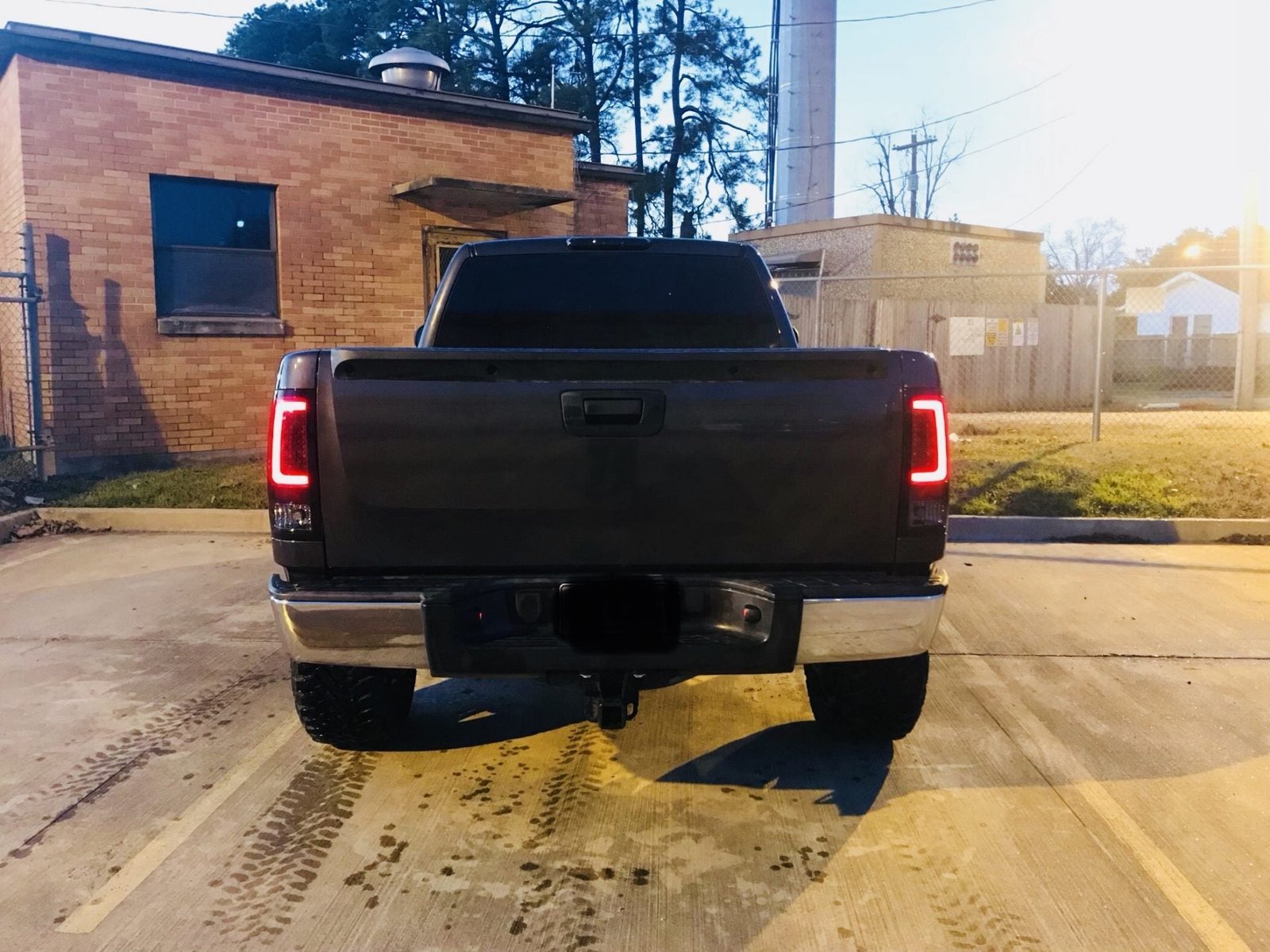GMC Sierra 07-13 Tail Lights OLED in Red - Image 4