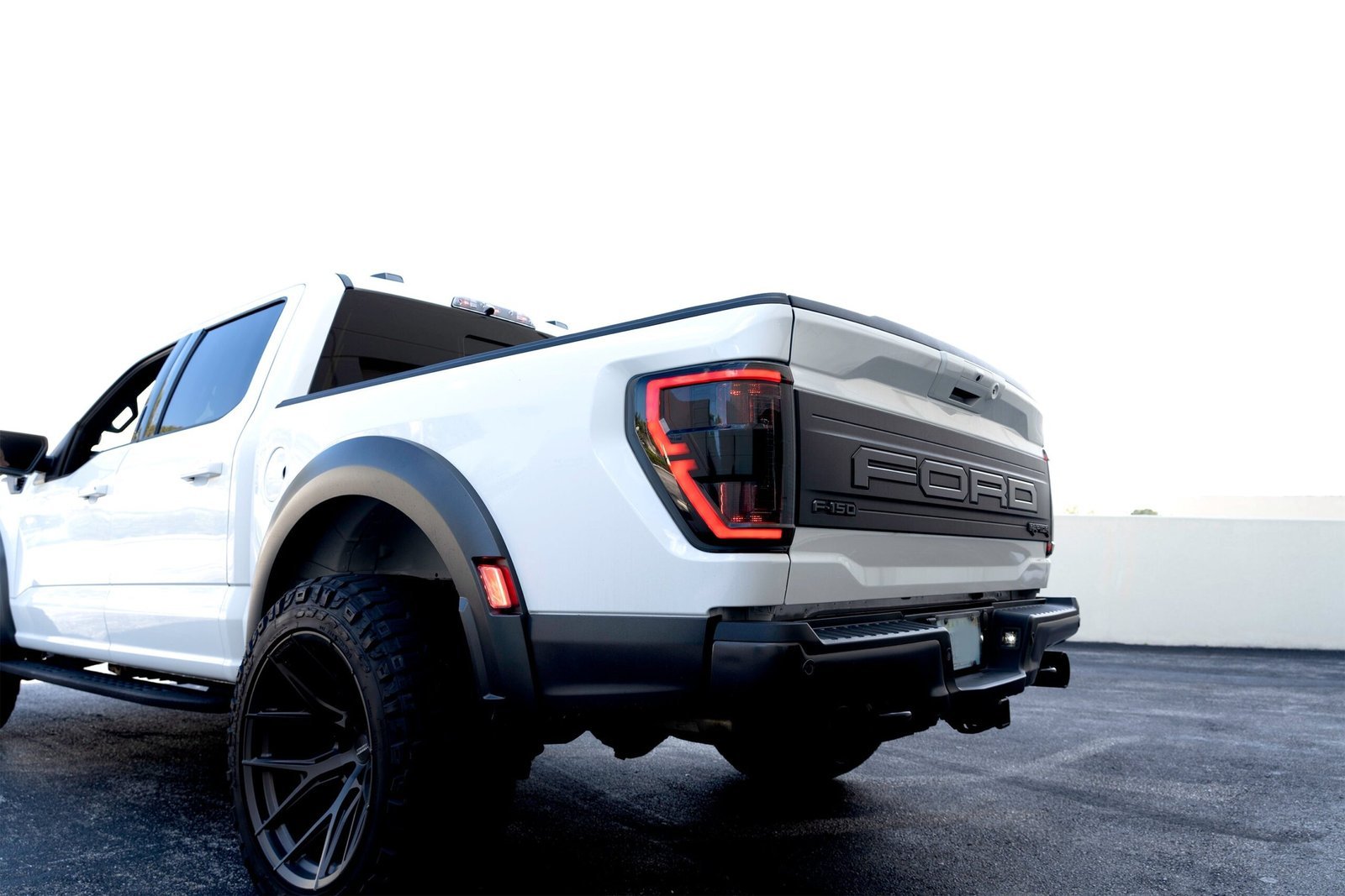 Ford F150 & Raptor 21-23 (Replaces Oem Led Style Tail Lights W/ Blind Spot Warning System) Oled Tail Lights - Smoked Lens - Image 4