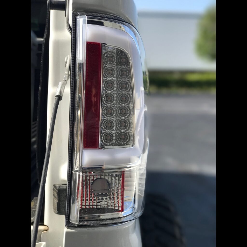 Ford F250HD/350/450/550 08-16 Super Duty Tail Lights OLED in Clear