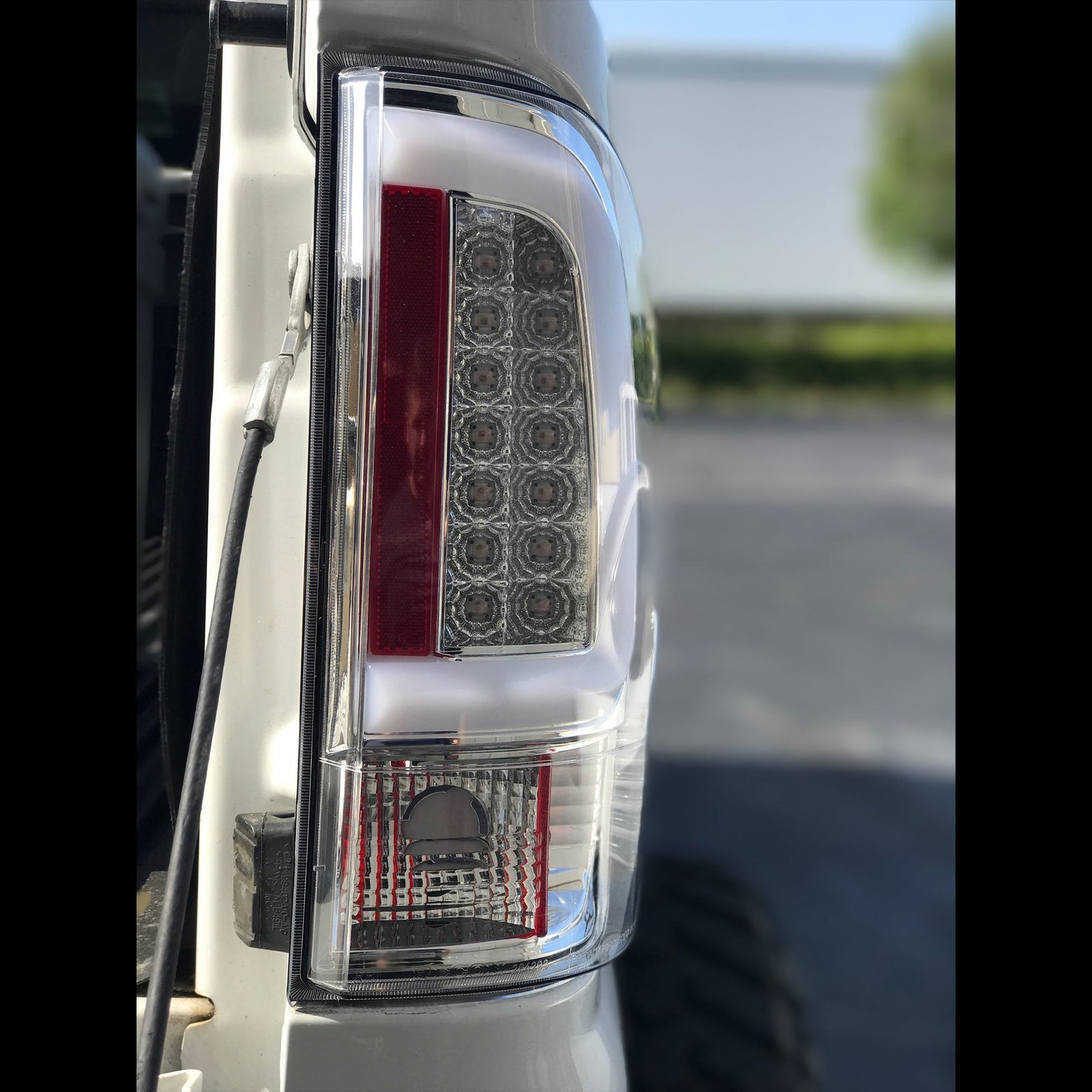 Ford F250HD/350/450/550 08-16 Super Duty Tail Lights OLED in Clear - Image 7
