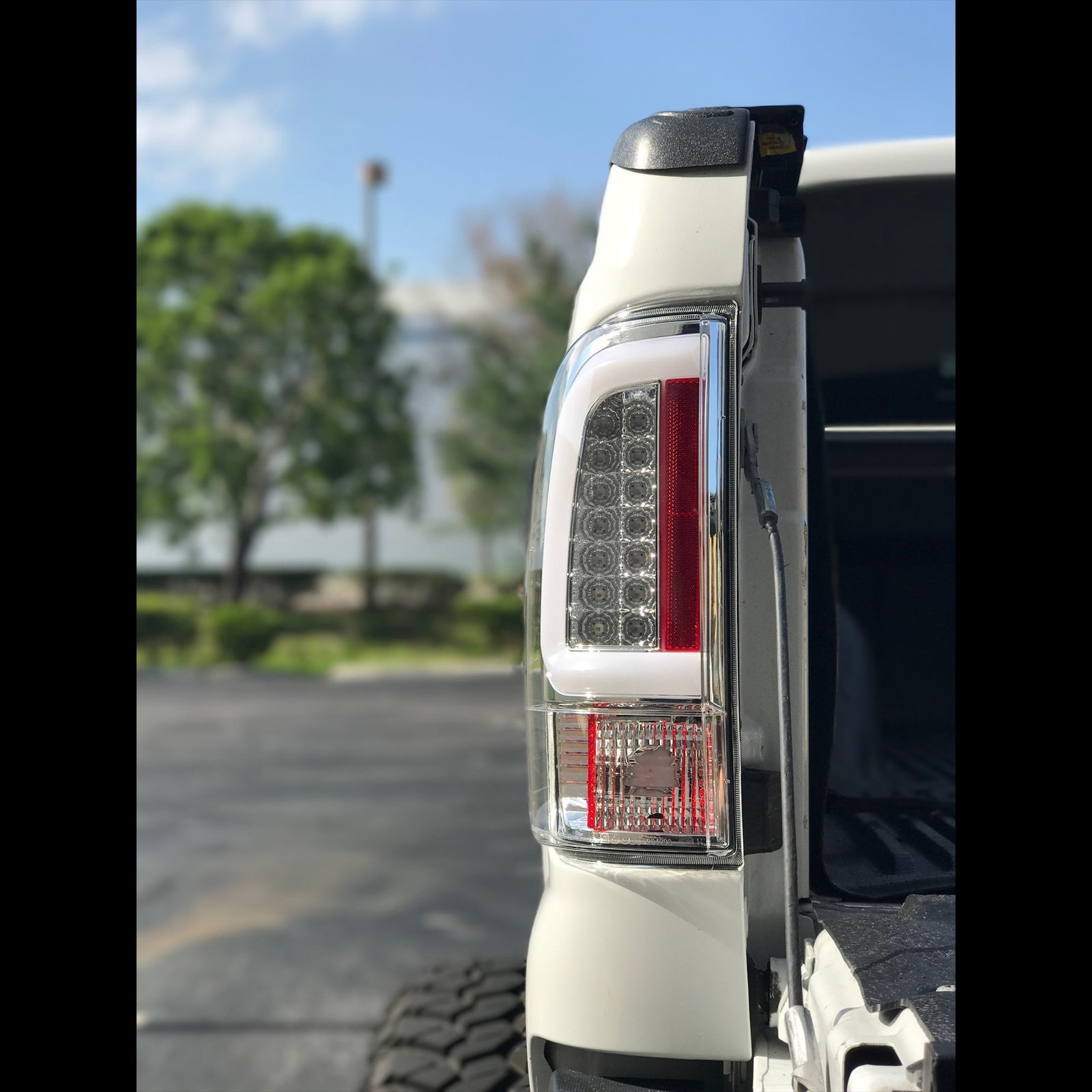 Ford F250HD/350/450/550 08-16 Super Duty Tail Lights OLED in Clear - Image 4