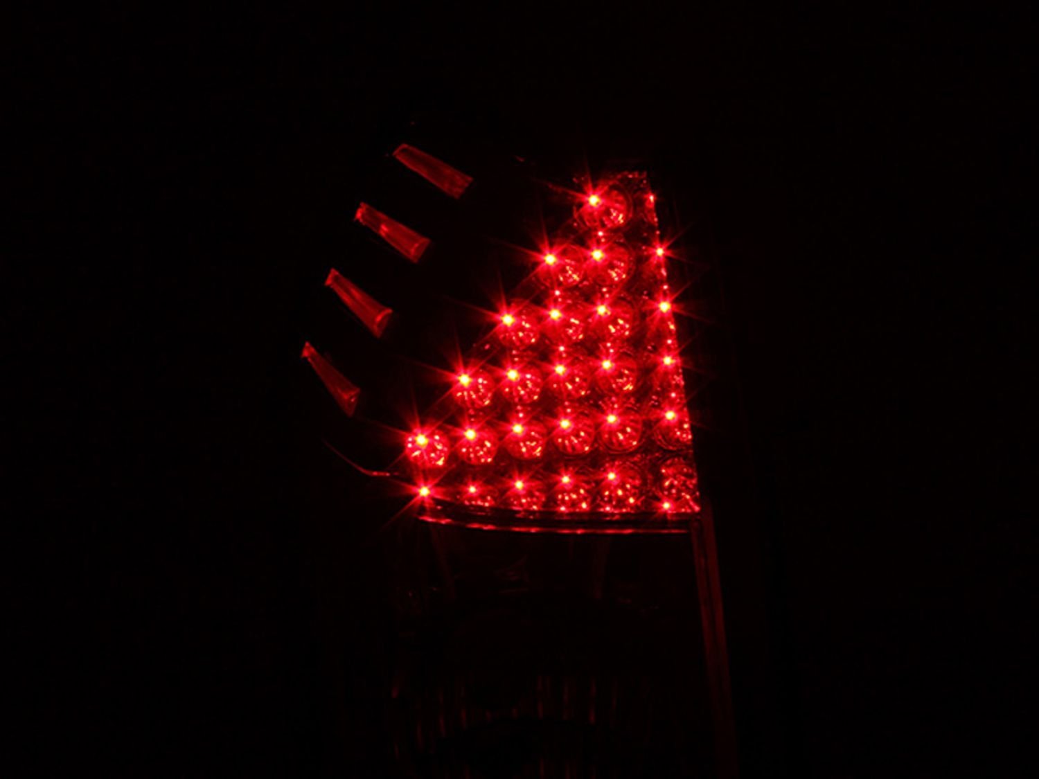 Dodge Magnum 05-08 Led Tail Lights W/Smoke Lens Chrome Housing - Image 3