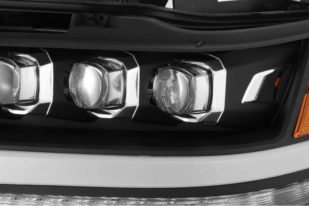 Dodge Ram 1500 (19+): Alpharex Nova Headlights