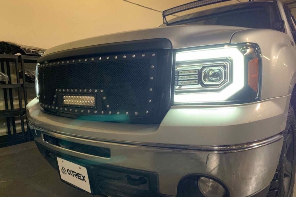 GMC Sierra (07-13): Alpharex Pro Headlights