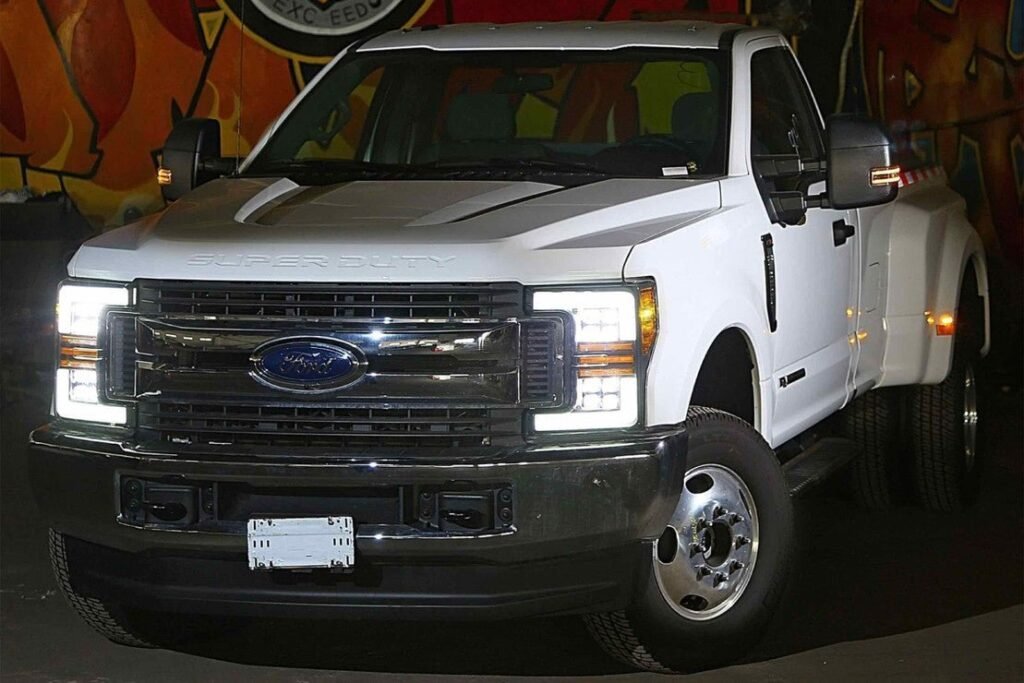 Ford Super Duty (17-19): Alpharex Nova Headlights