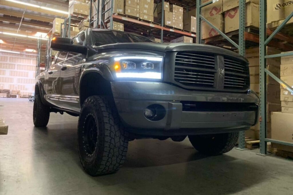 Dodge Ram (06-08): Alpharex Luxx Headlights