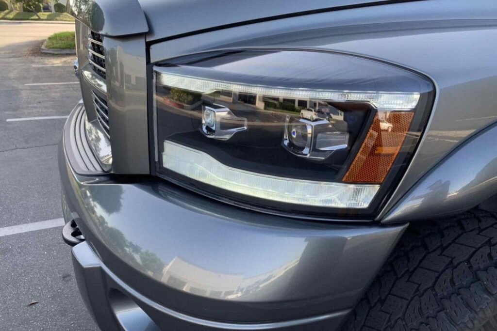 Dodge Ram (06-08): Alpharex Luxx Headlights