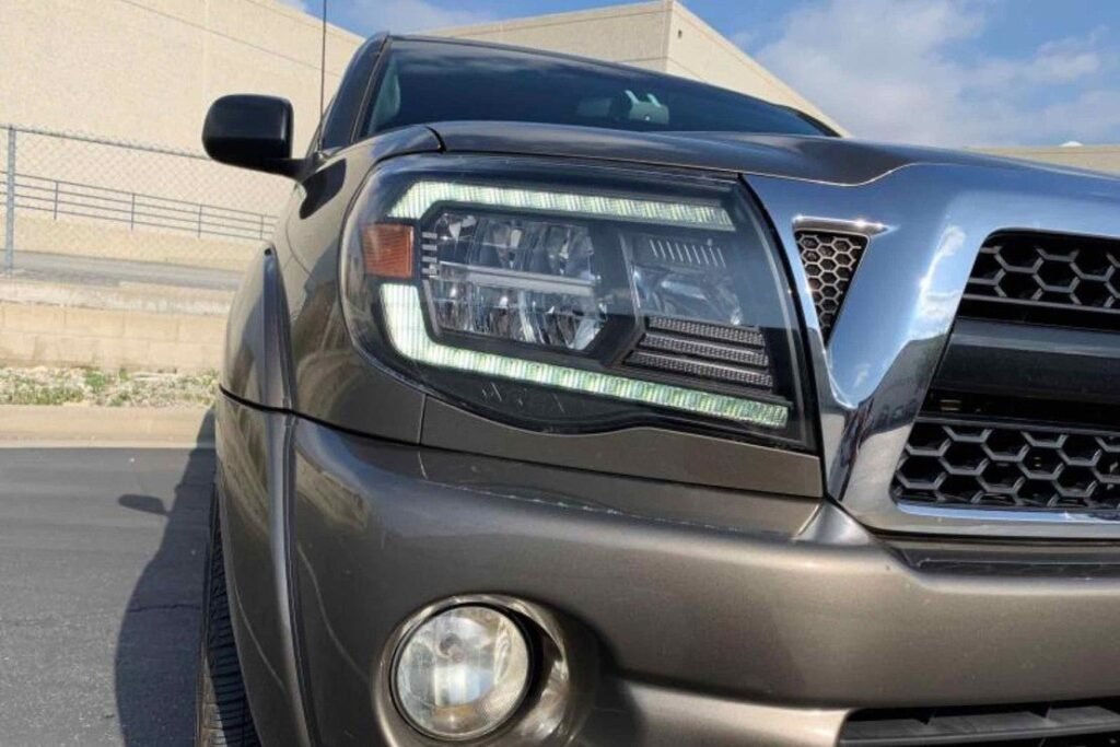 Toyota Tacoma (05-11): Alpharex Luxx Headlights