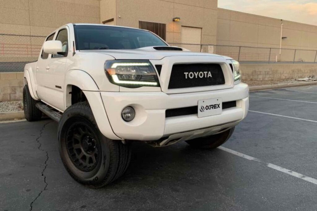 Toyota Tacoma (05-11): Alpharex Luxx Headlights
