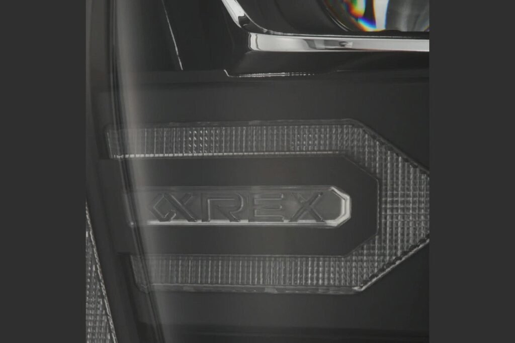 Ford F-150 (21+): Alpharex Luxx Headlights