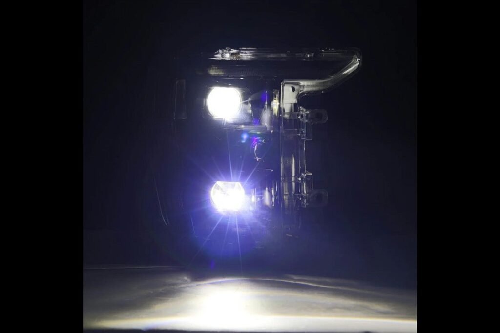 Ford F-150 (21+): Alpharex Luxx Headlights