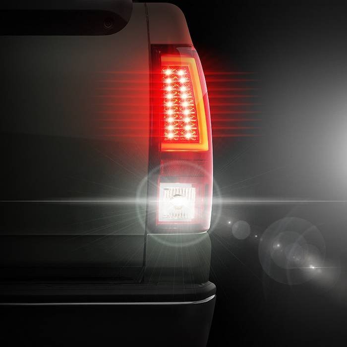 Chevy Silverado 1500/2500 99-02 / GMC Sierra 1500/2500/3500 99-07 Sierra Classic Tail Lights - Red Clear