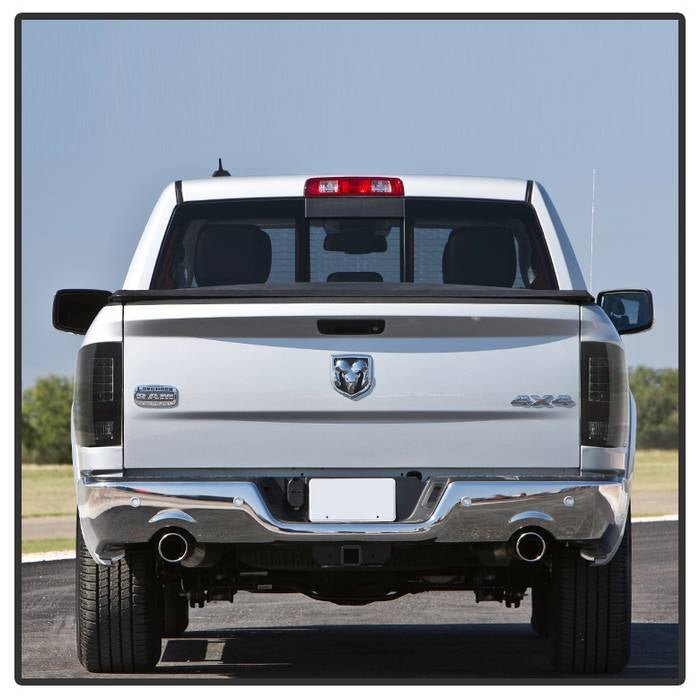 Dodge Ram 1500 13-18 / Ram 2500/3500 13-18 LED Tail Lights - Black Smoke