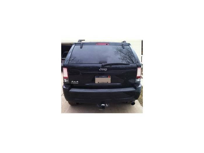 Jeep Grand Cherokee 05-06 LED Tail Lights - Black