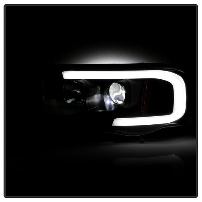 Dodge Ram 1500 2002-2005 / Ram 2500/3500 2003-2005 Equipped Headlights - Black