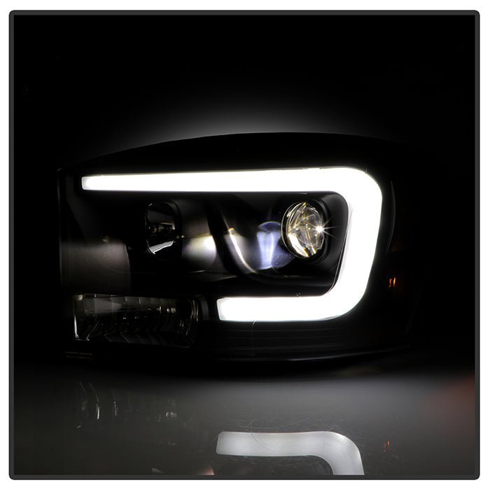 Dodge Ram 1500 2006-2008 / Ram 2500/3500 2006-2009  Equipped Headlights  - Black