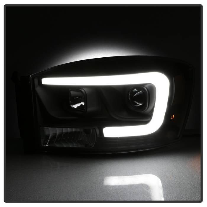 Dodge Ram 1500 06-08 / Ram 2500/3500 06-09  Projector Headlights - Light Bar DRL - Black