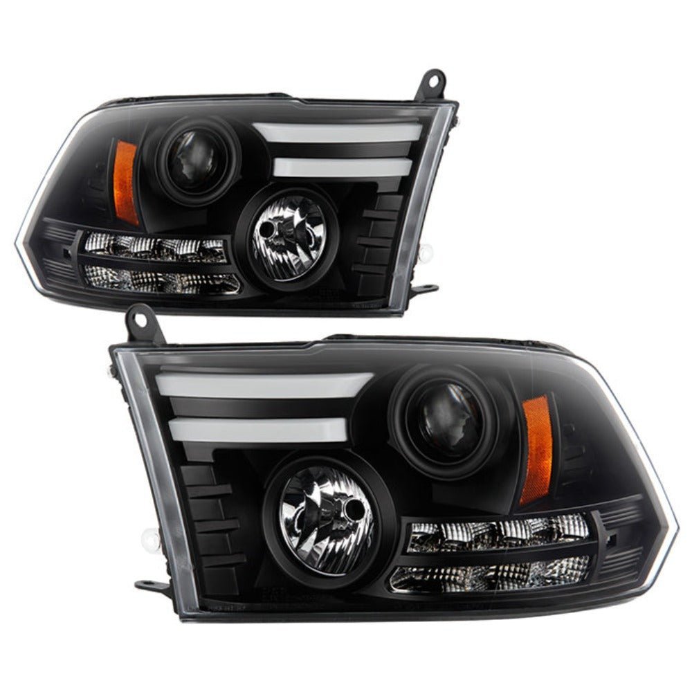 Dodge Ram 1500 09-18 / Ram 2500/3500 10-19 Projector Headlights Black