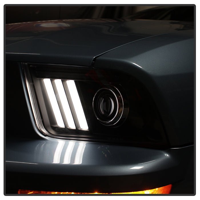 Ford Mustang 2005-2008 Projector Headlights - DRL LED - Black