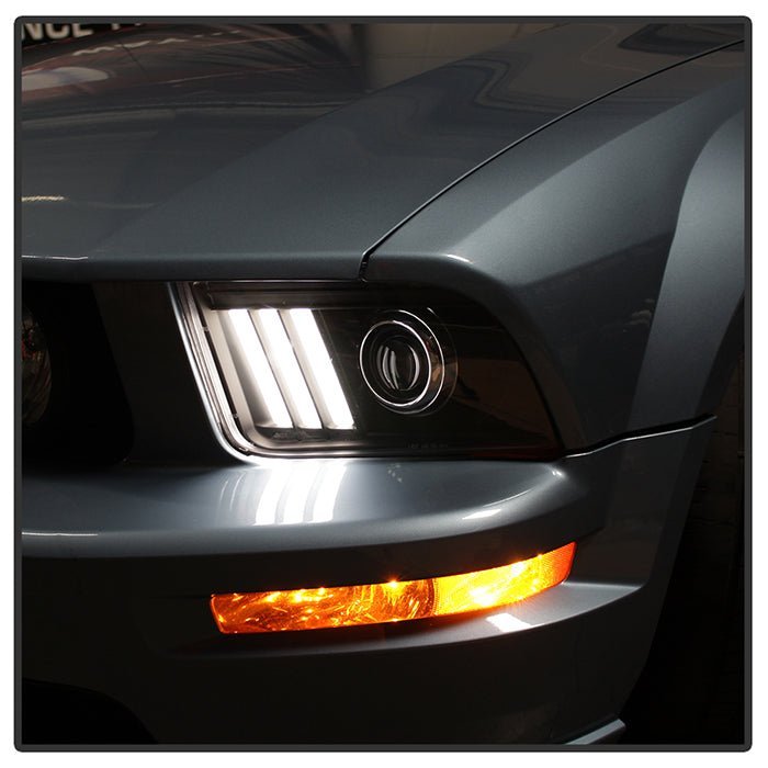 Ford Mustang 2005-2008 Projector Headlights - DRL LED - Black