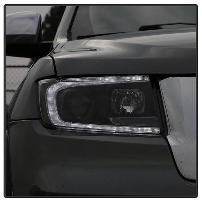 Jeep Grand Cherokee 11-13 Light Bar Projector Headlights - Black
